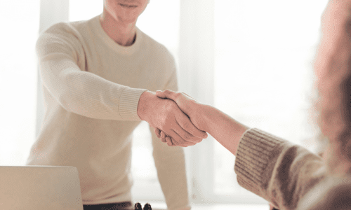 A handshake with a mortgage advisor